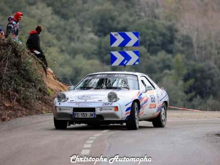 PORSCHE 928 S