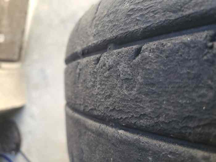 Pneu hankook t53 en 17 1