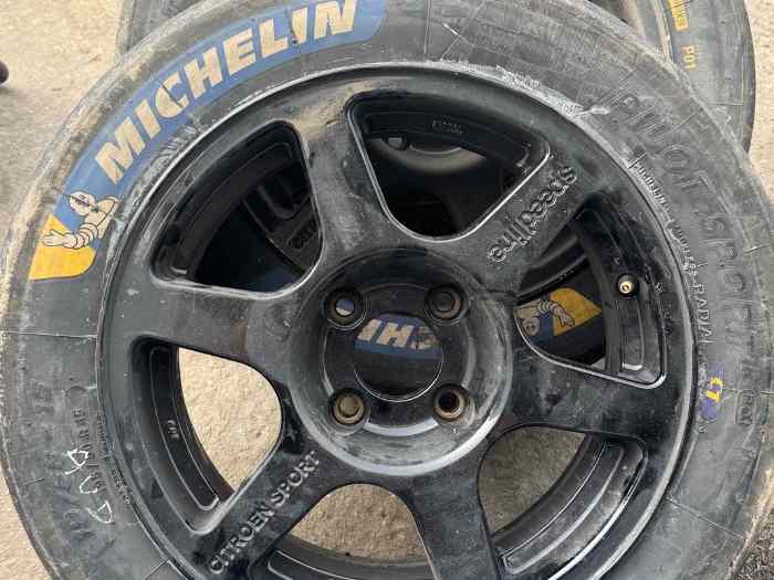 Pneu Michelin P01