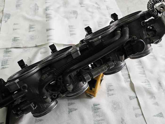 corps papillon suzuki gsx r1000 Année 2010 2