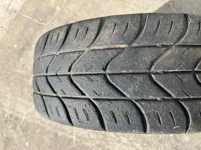 Pirelli N3 15 pouces 1