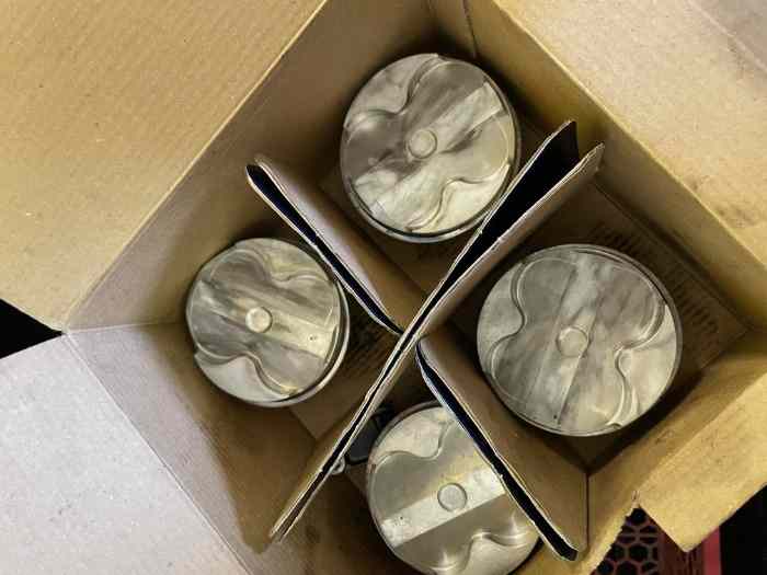 PISTONS FORGES 208 R2