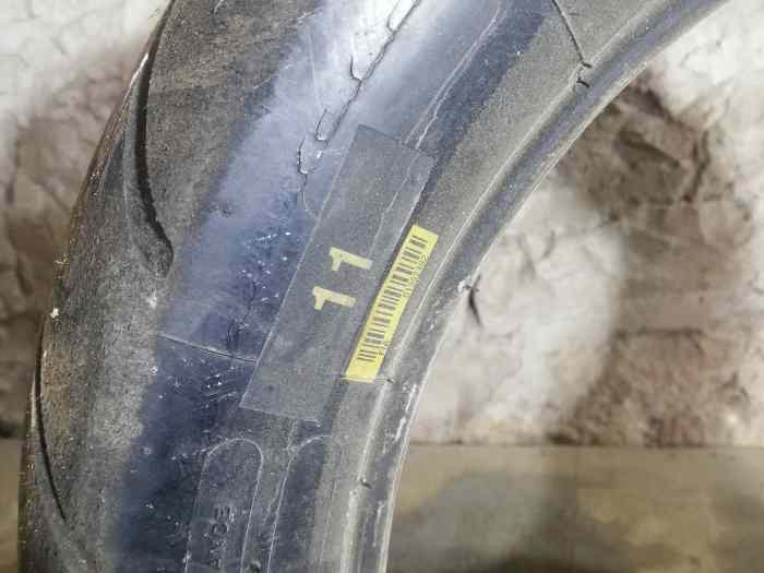 1 pneu Michelin R11 ouvert en pluie 16p 1