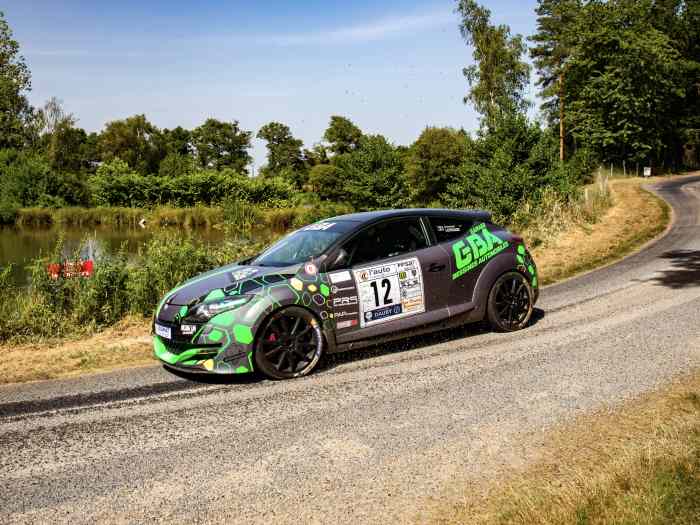 MEGANE N4 1