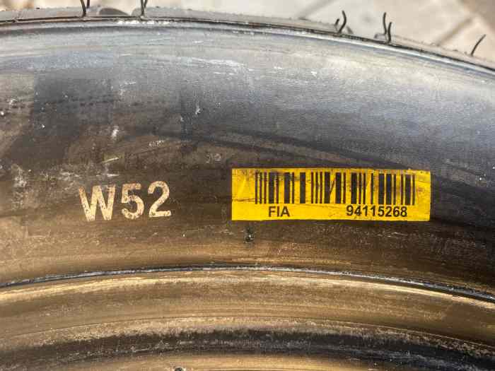 4 Pneus pluie/mixte Hankook 1