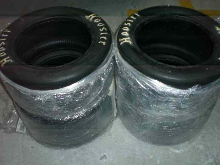 4 PNEUS HOOSIER avant 20/7.5/13 et arriere 20/9.0/13 gomme R20 2