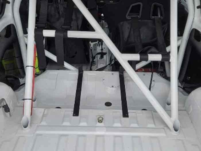 Saxo Top N2 Evorace + énorme lot de bord (pièces mécanique, roues, carrosserie) 3