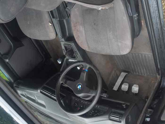 BMW 318 is e30 4