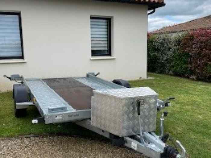 Remorque Porte-voiture Simple Essieux 1 300 Kg. 1