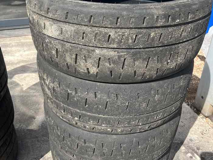 Lot pneus Pirelli 18 pouces 1