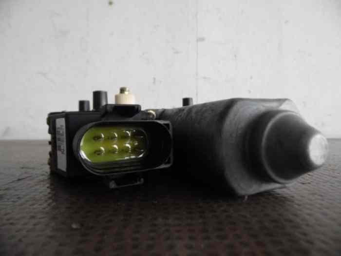 MOTEUR LEVE-VITRE AVANT DROIT 99662410202 PORSCHE 996 CABRIOLET 3