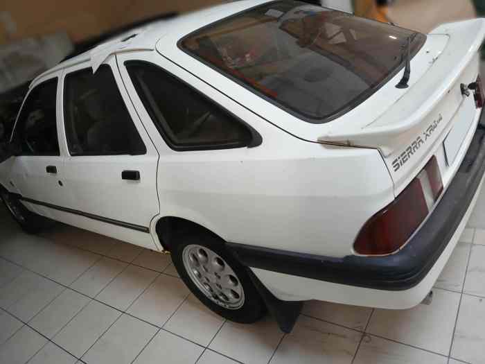 FORD SIERRA XR4x4 V6 2