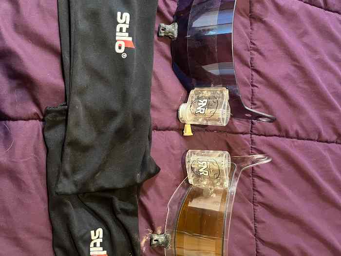 Bonjour vend 2 visière stilo st5 une i...