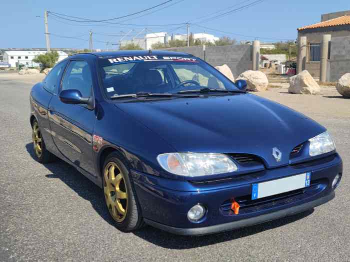 Très belle Mégane 1 coupé 2.0l 16v moteur F7R 150cv 116000kms 3