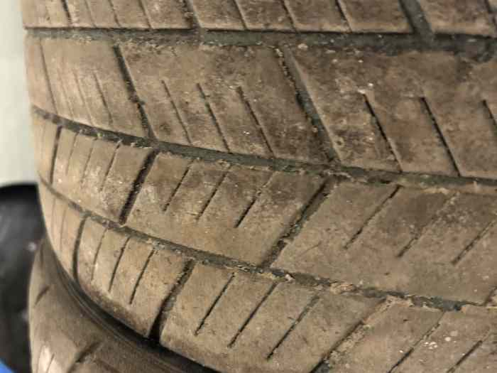 5 pneus pluie kumho TW02 en 17 pouces 5