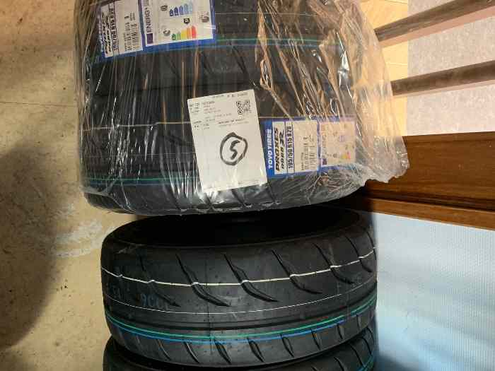 Semi slick neuf 15 pouces