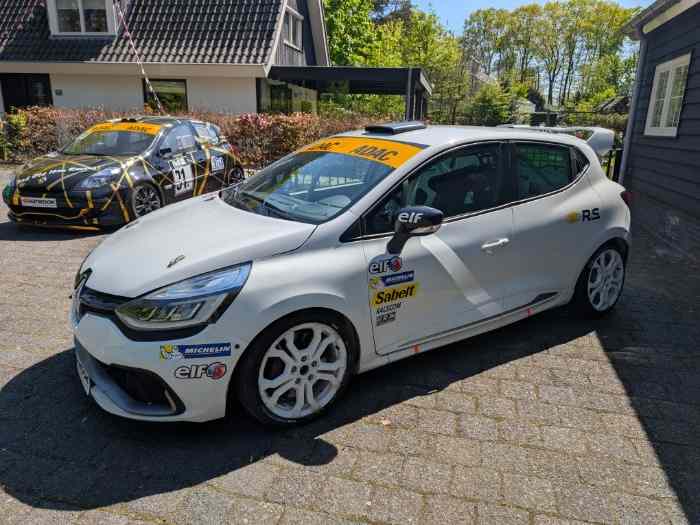 Clio 4 Cup 2018 - condition etat neuf 1