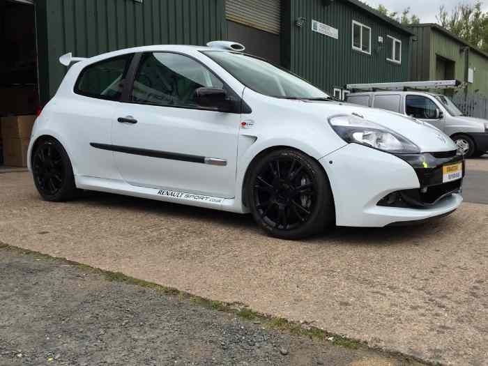 Pré vente clio 3 cup x85