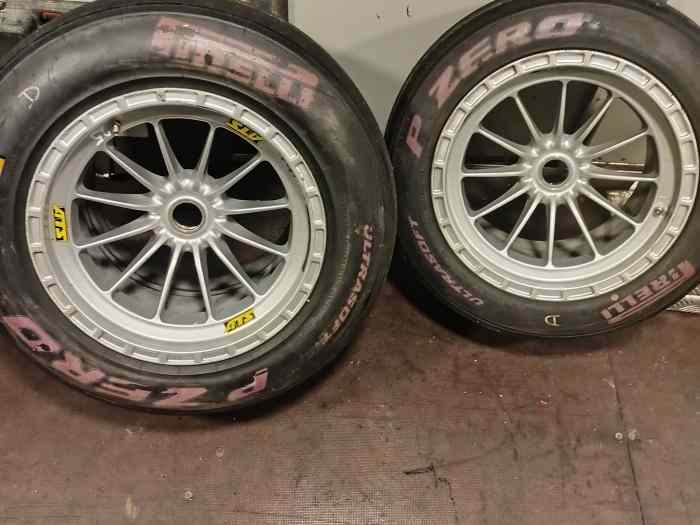 Pneus Pirelli Ultrasoft F3,FR vendus merci Mikado 0