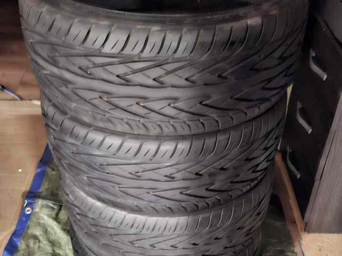 4 PNEUS NEUFS TOYO PROXES 215/40/17