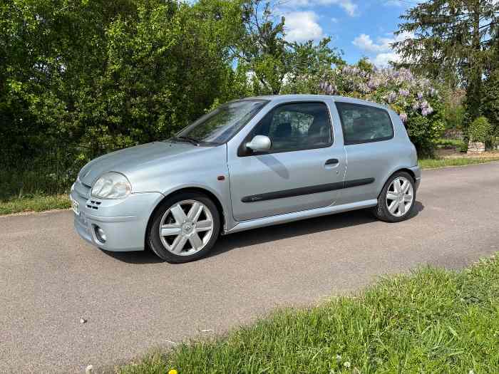 Renault Clio RS 172cv 2.0L 0