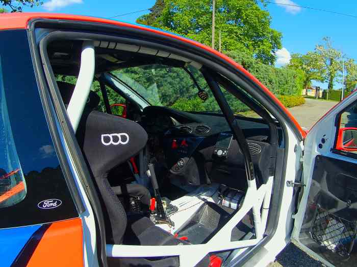 Ford FOCUS ST170 (2002) 3