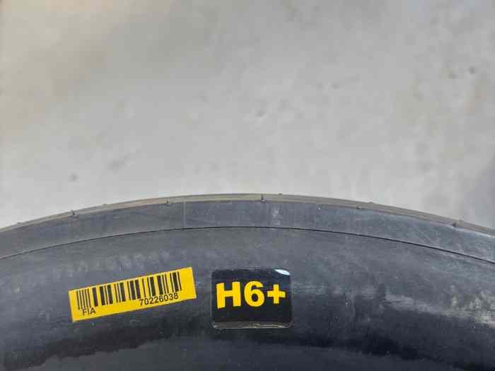 Pneus Mack neuf18 4