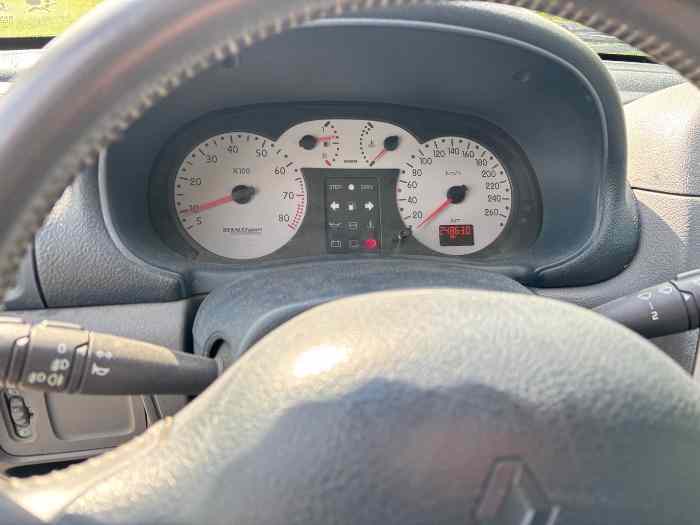 Renault Clio RS 172cv 2.0L 2