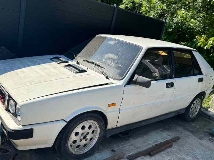 Lancia delta 1600 hf turbo