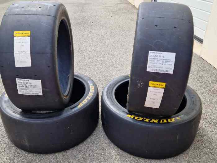Vend 4 Pneus Dunlop slick 245 650 R 18...