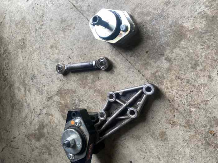 Support moteur rigide