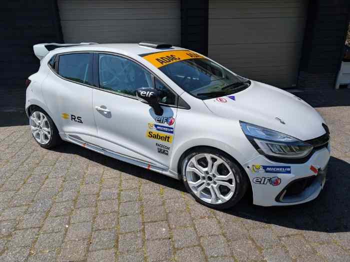 Clio 4 Cup 2018 - condition etat neuf