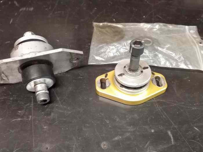 Supports moteur et boîte 106