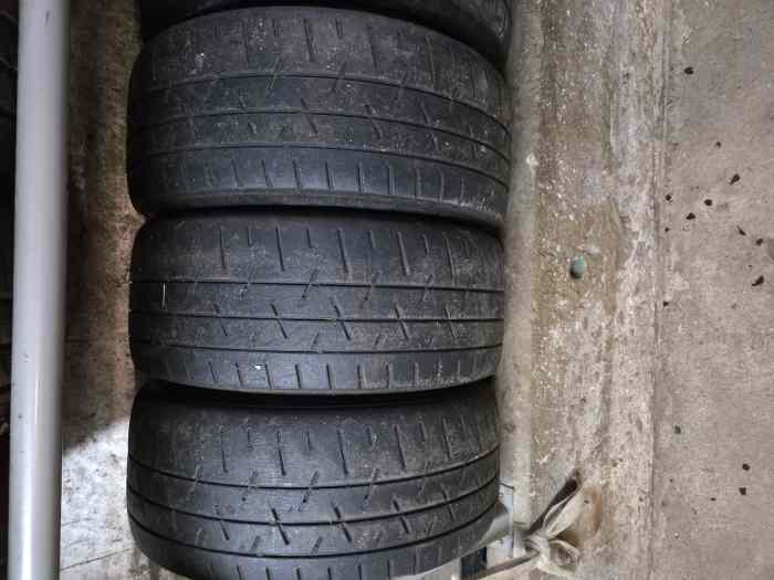 Pneus en 16 large Hankook 0