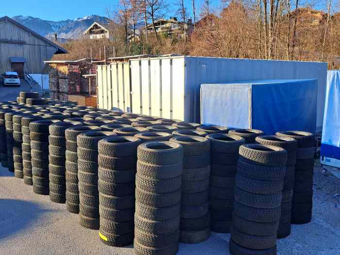 Pirelli pneus terre 185/70R15 K6A K4A ...