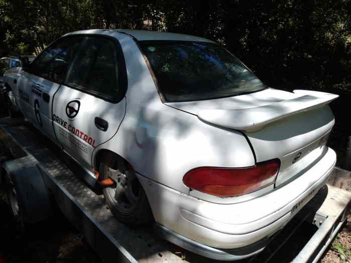 Caisse nue subaru impreza gt 1