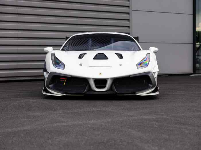 Ferrari 488 Challenge Evo 2