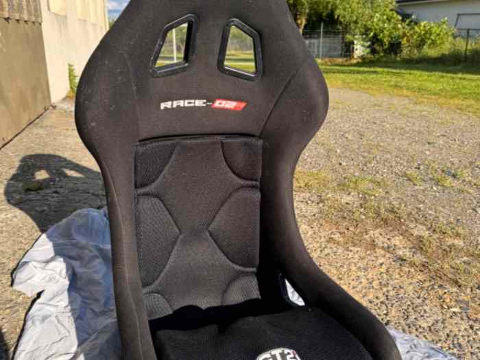 Siège baquet GT2i 0