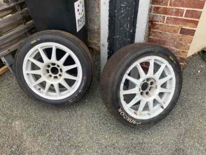 Hankook 16 pouces 0