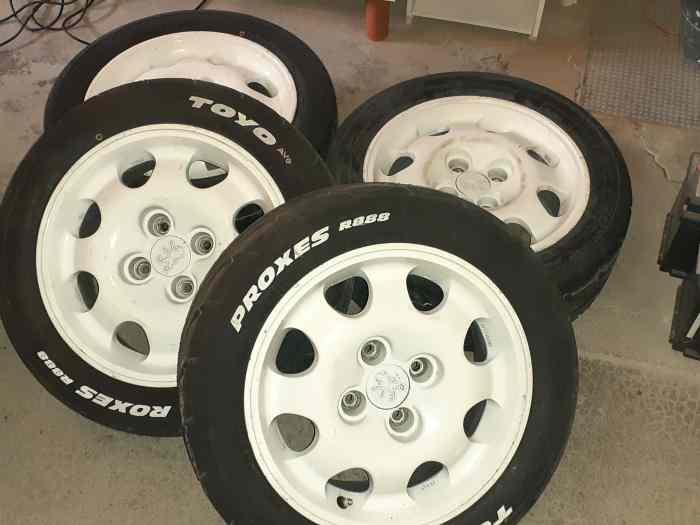Jantes 205 gti et pneus toyo r888 neuf 0