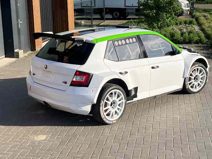 Skoda Fabia R5 Ready-to-race and up-to-date incl. parts 1