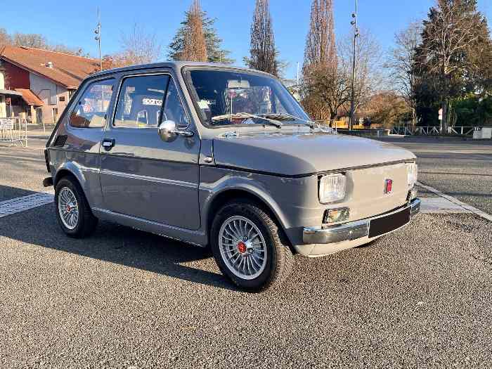 Fiat 126 de collection avec préparatio...