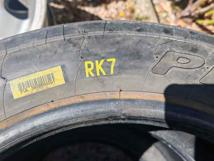 Pneu Pirelli 15pouce rk7 2