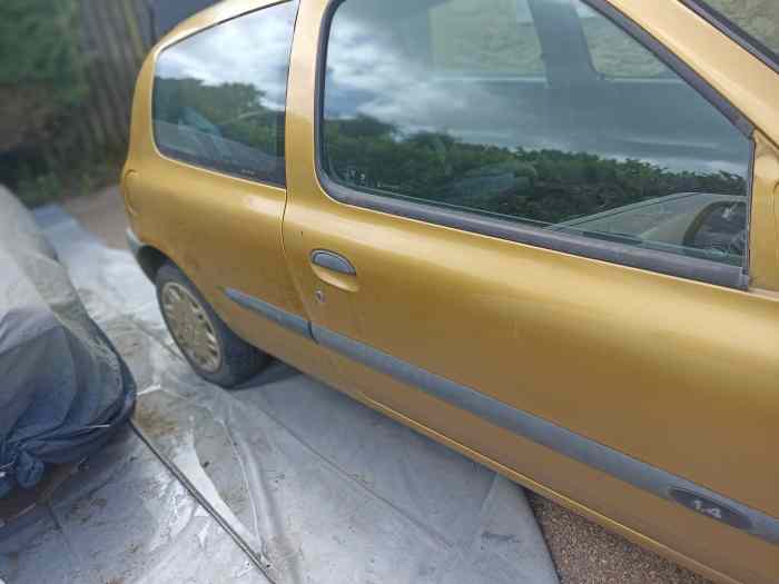 Caisse Clio 2 ph1 3