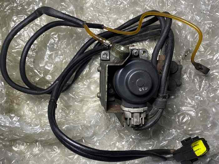 Pompe doseuse Metering pump Mazda RX7 FD3S 2