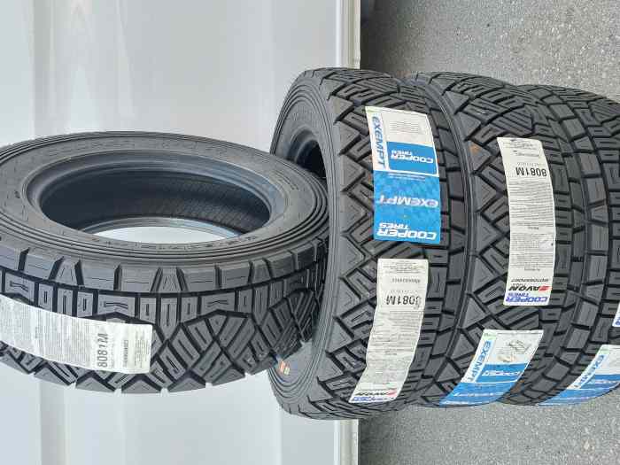 Cooper M+S 215/60R15 E