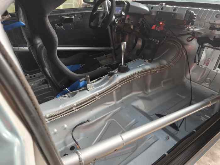 BMW E30 moteur M3 3L ful circuit 4