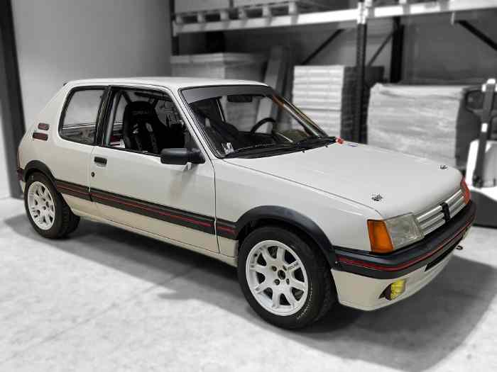 PEUGEOT 205 GTi 1.9 Gr.A - PTH FIA jamais roulé 5