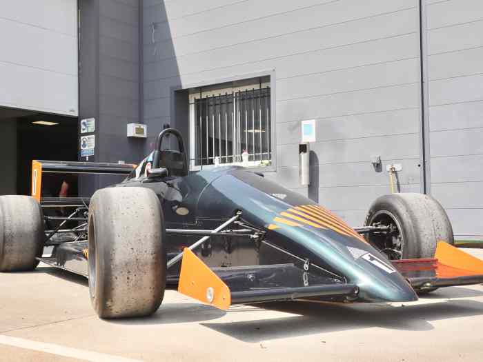 Châssis roulant Ralt RT32 de 1988 avec...