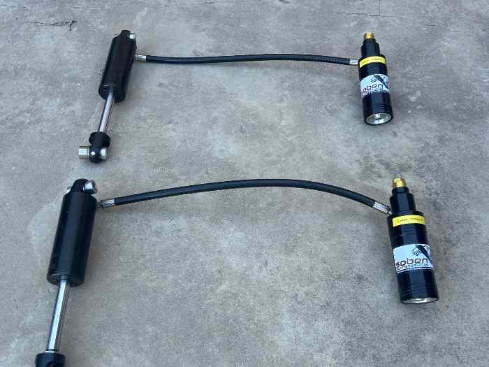 Vends 2 amortisseur soben pour 106 s16